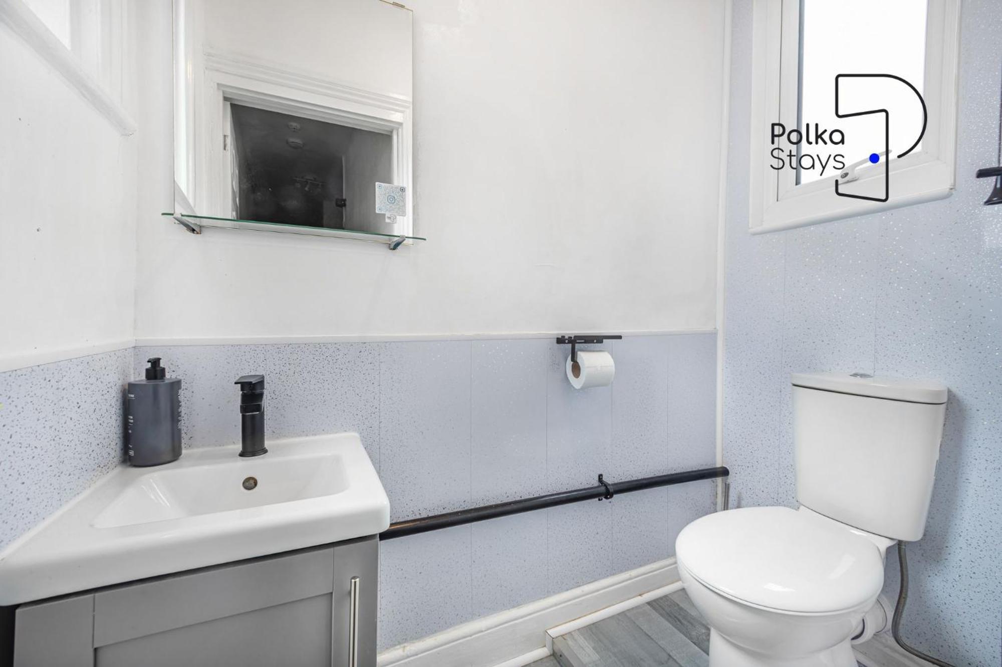 Polkadot Winter Gardens - Large Modern Apartments In Blackpool By Polkastays Ngoại thất bức ảnh